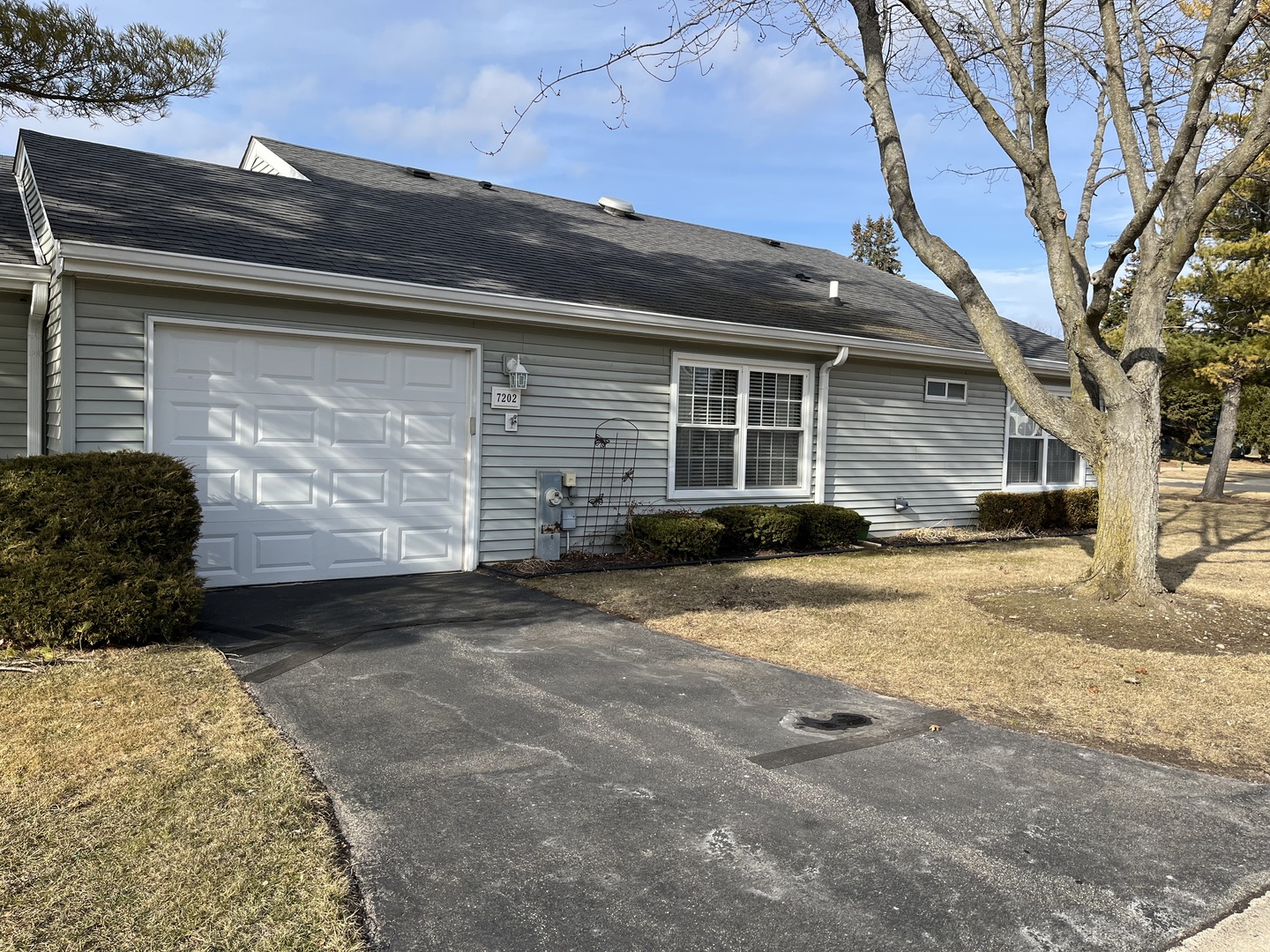 7202 Oxford Circle #237, Fox Lake, IL 60020