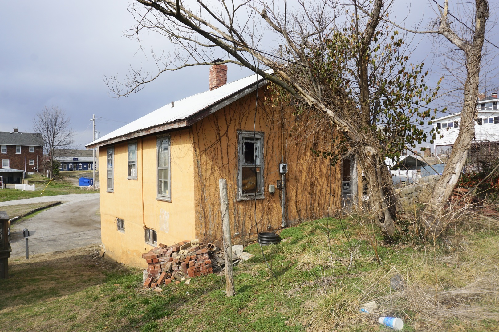 6 Knapp Court, Chester, IL 62233