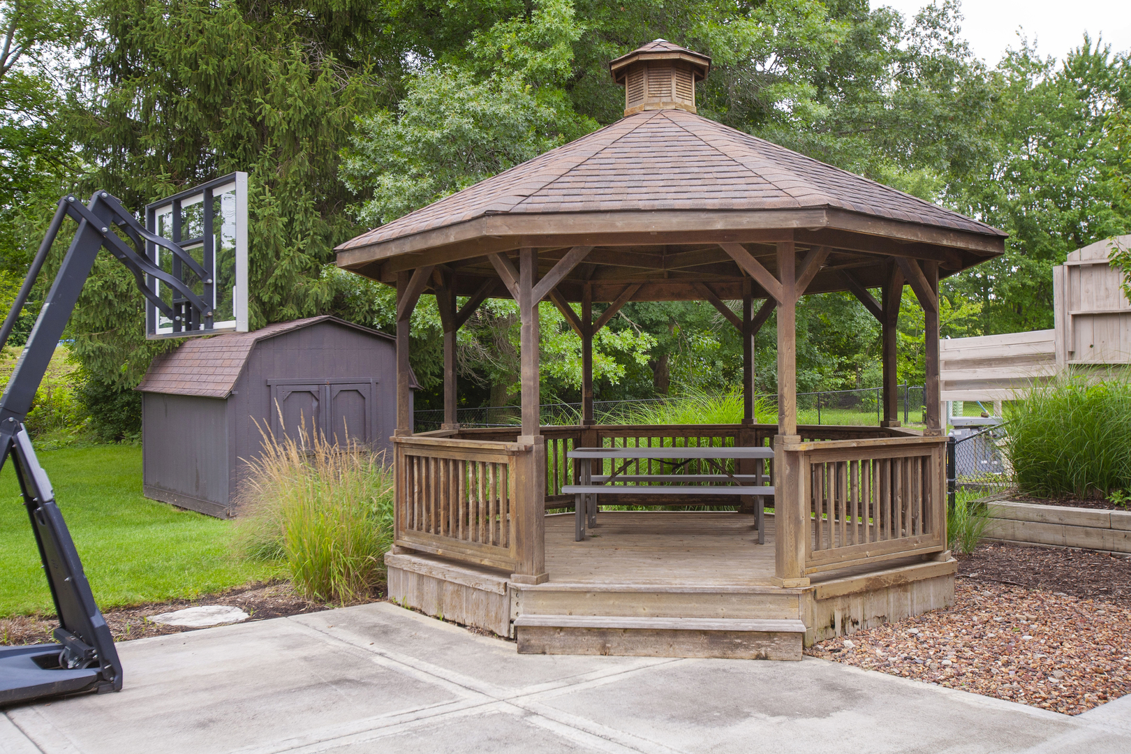 2705 Colonial Drive, Elgin, IL 60124