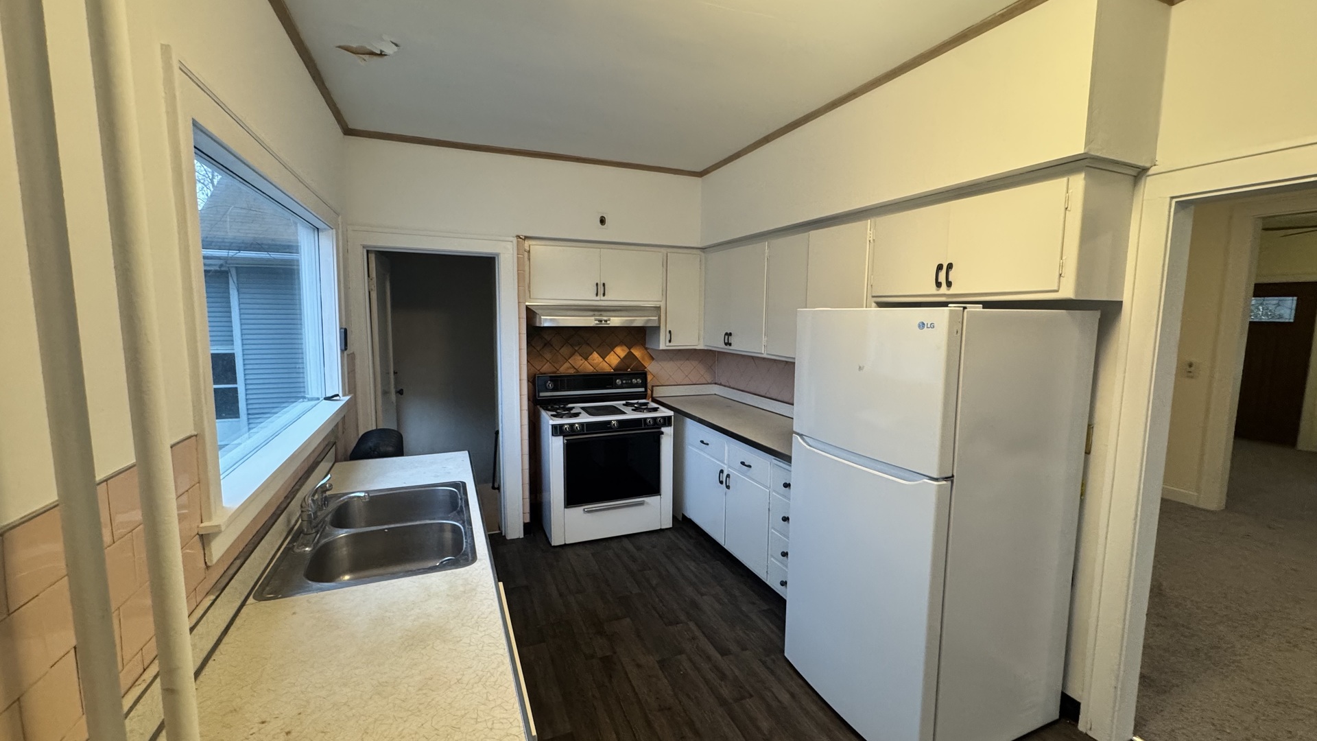 110 N Pine Street, Elmhurst, IL 60126