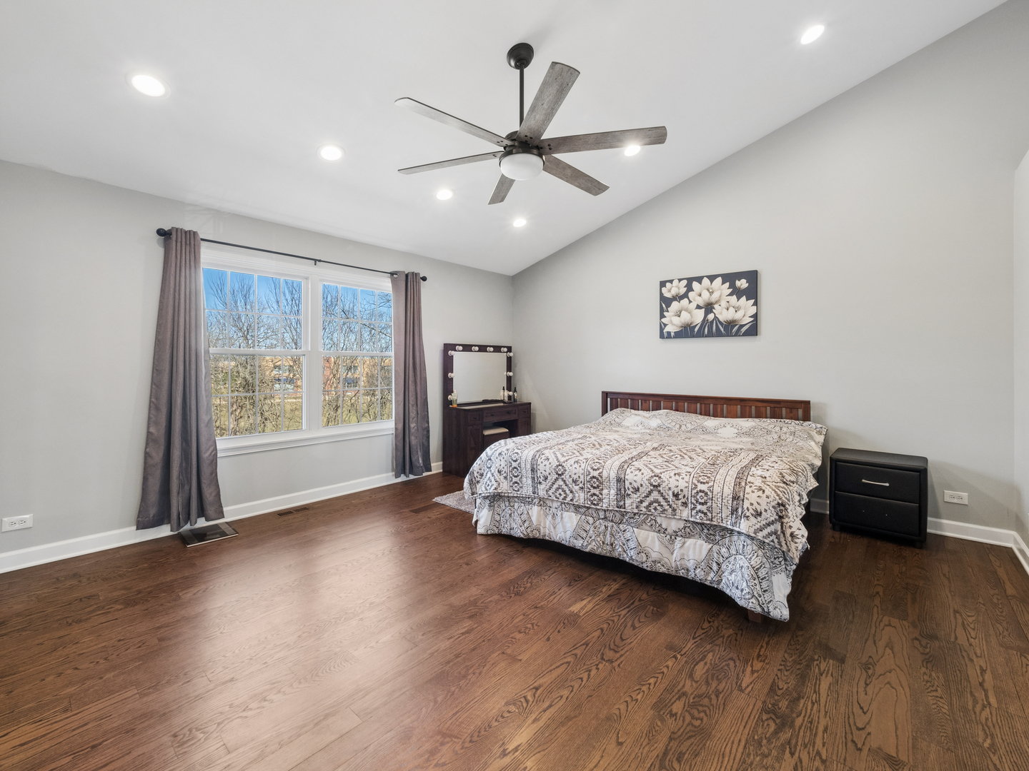 622 Oxford Court, Lindenhurst, IL 60046