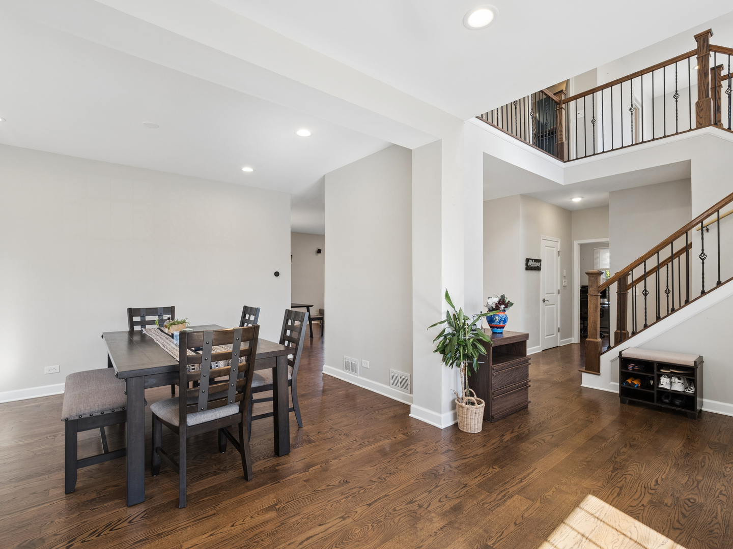 622 Oxford Court, Lindenhurst, IL 60046