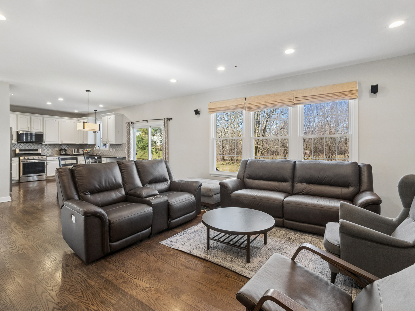 622 Oxford Court, Lindenhurst, IL 60046