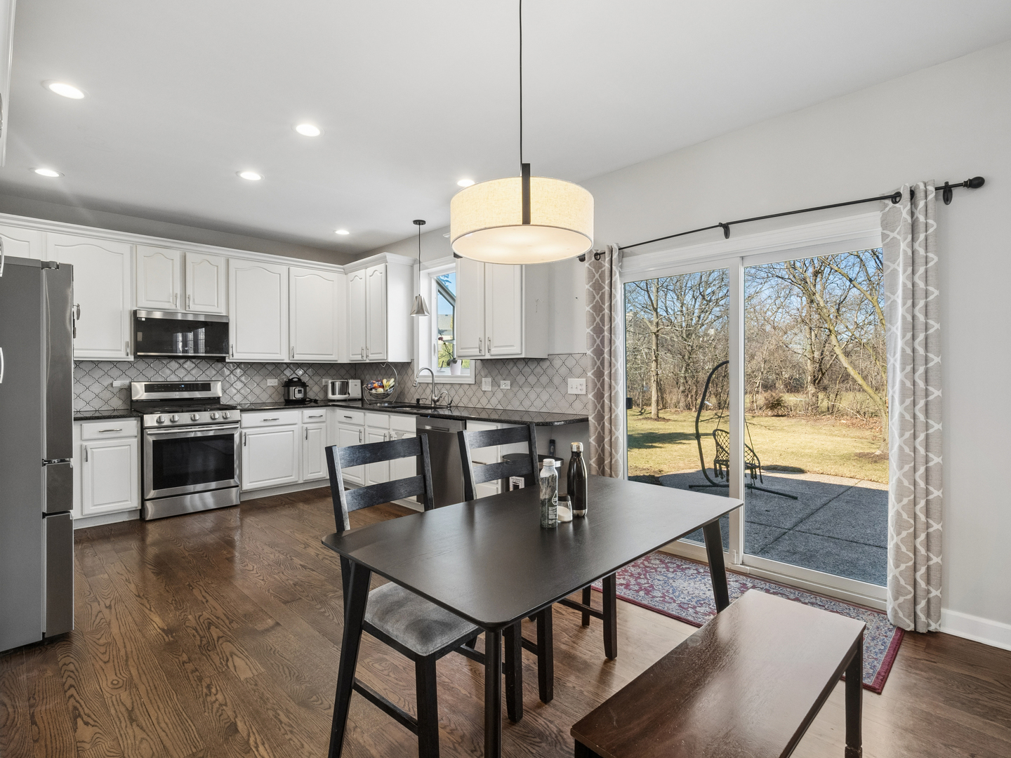 622 Oxford Court, Lindenhurst, IL 60046