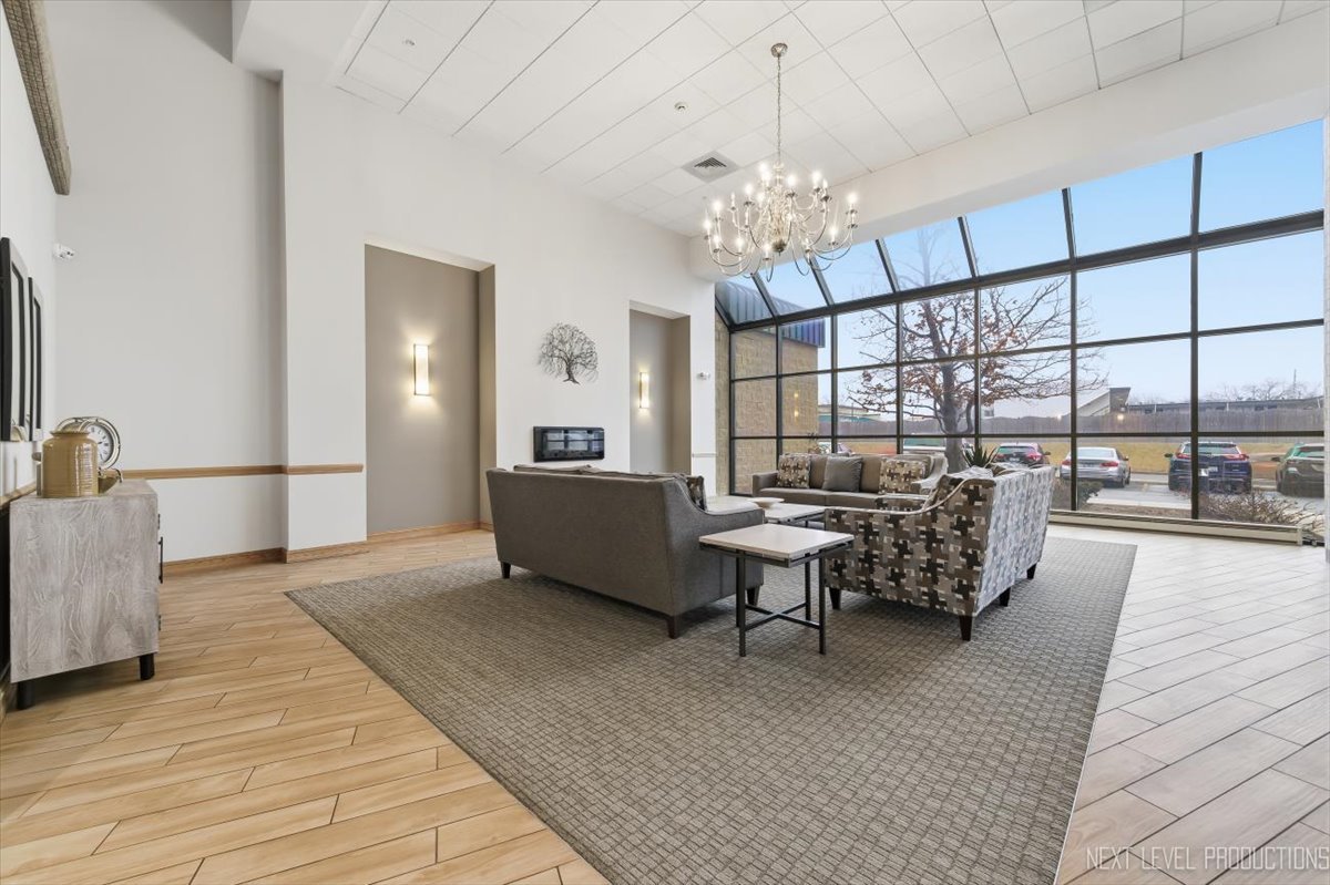 1500 S Ardmore Avenue #304, Villa Park, IL 60181