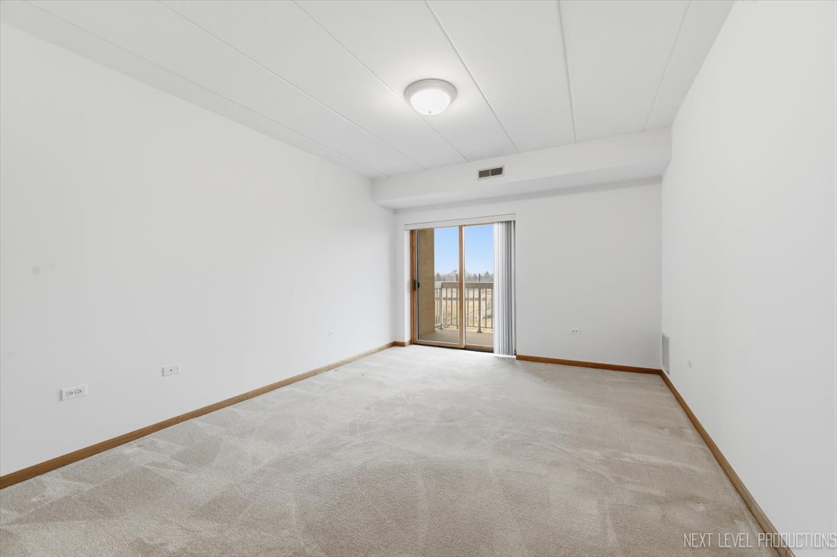 1500 S Ardmore Avenue #304, Villa Park, IL 60181