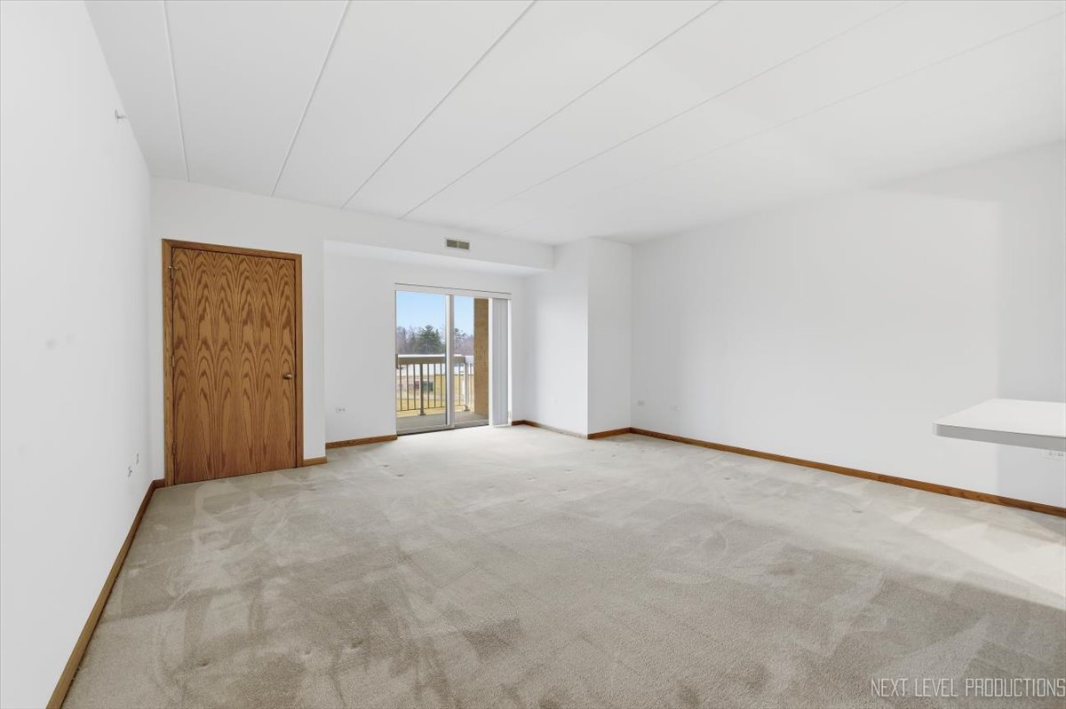 1500 S Ardmore Avenue #304, Villa Park, IL 60181