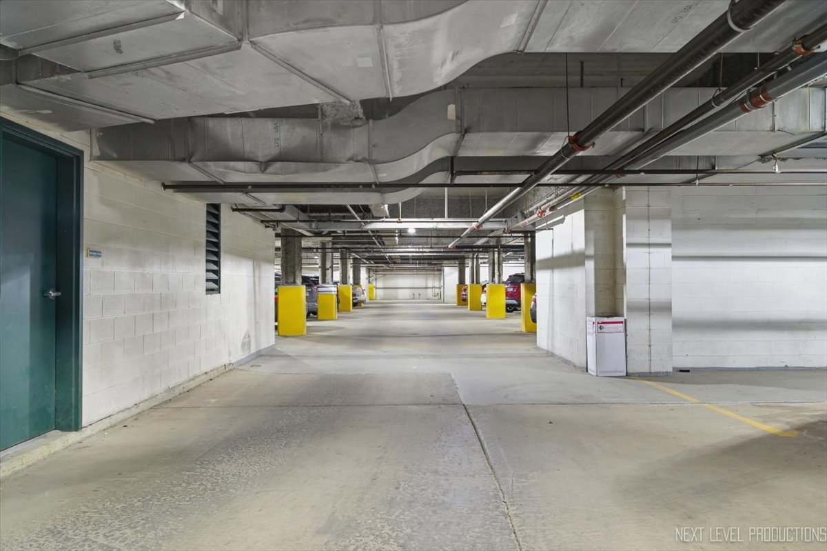 1500 S Ardmore Avenue #304, Villa Park, IL 60181