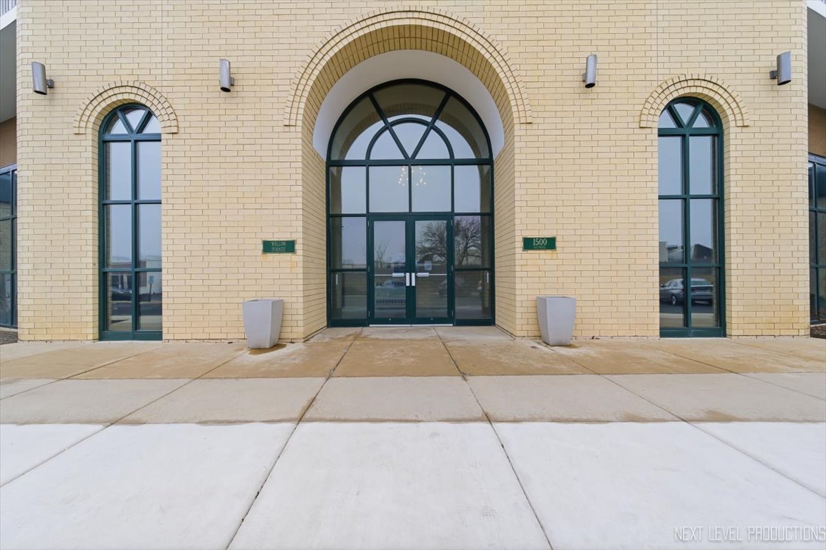 1500 S Ardmore Avenue #304, Villa Park, IL 60181