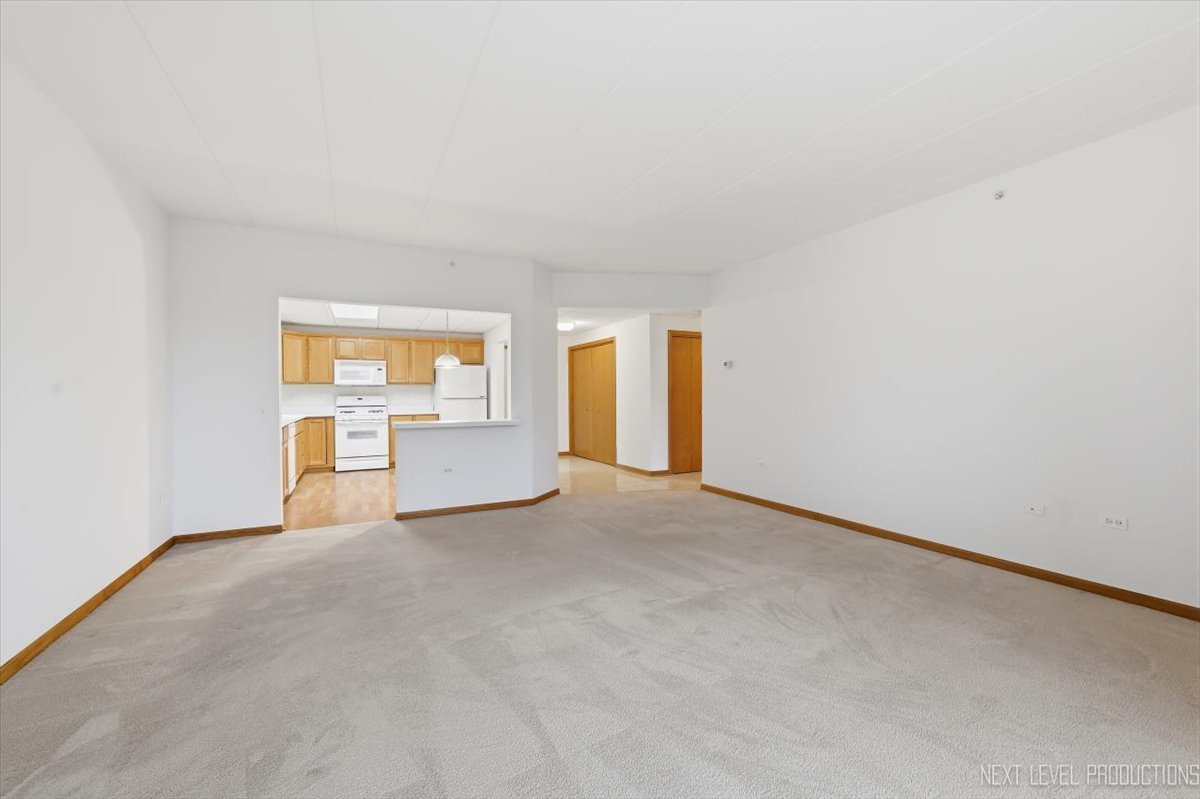 1500 S Ardmore Avenue #304, Villa Park, IL 60181