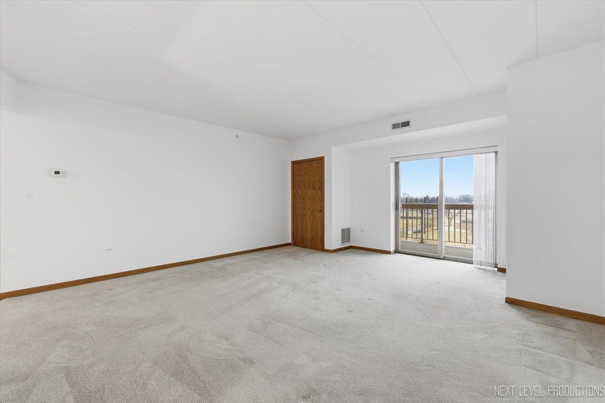 1500 S Ardmore Avenue #304, Villa Park, IL 60181