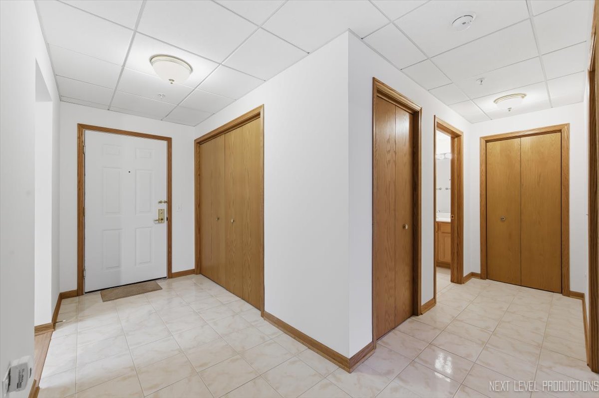 1500 S Ardmore Avenue #304, Villa Park, IL 60181