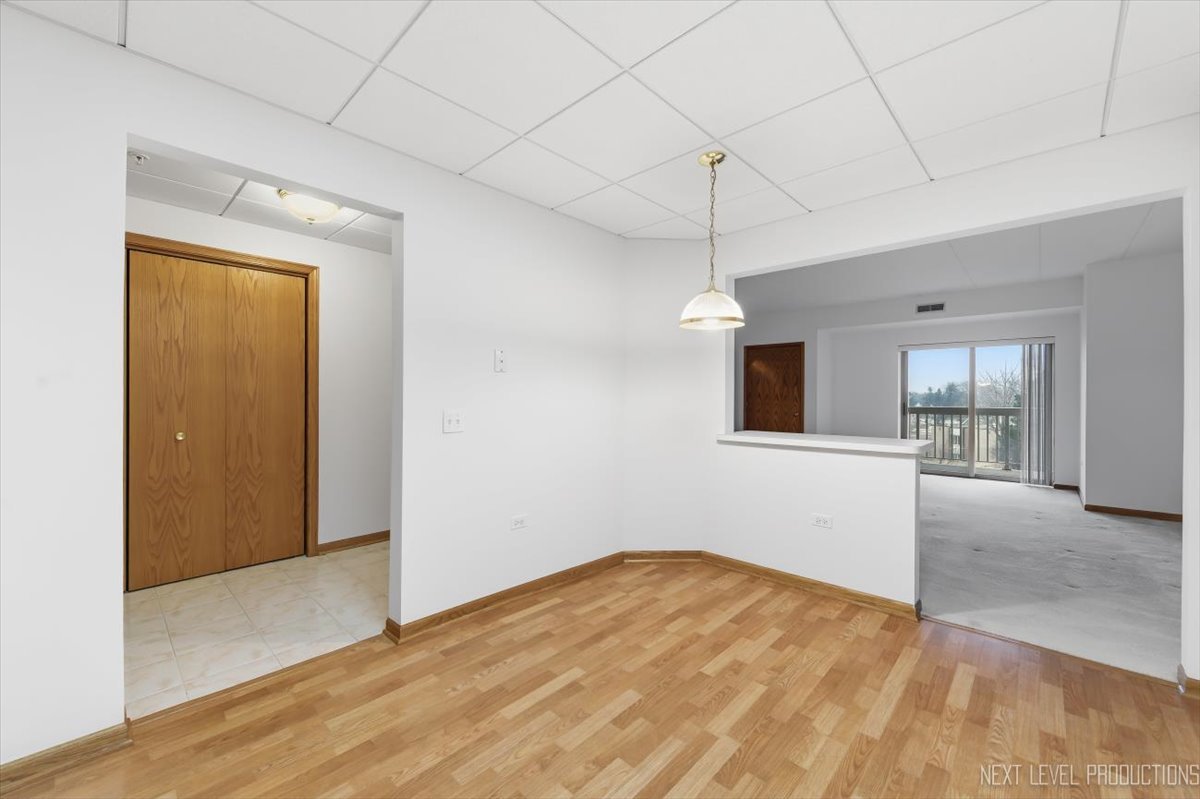 1500 S Ardmore Avenue #304, Villa Park, IL 60181