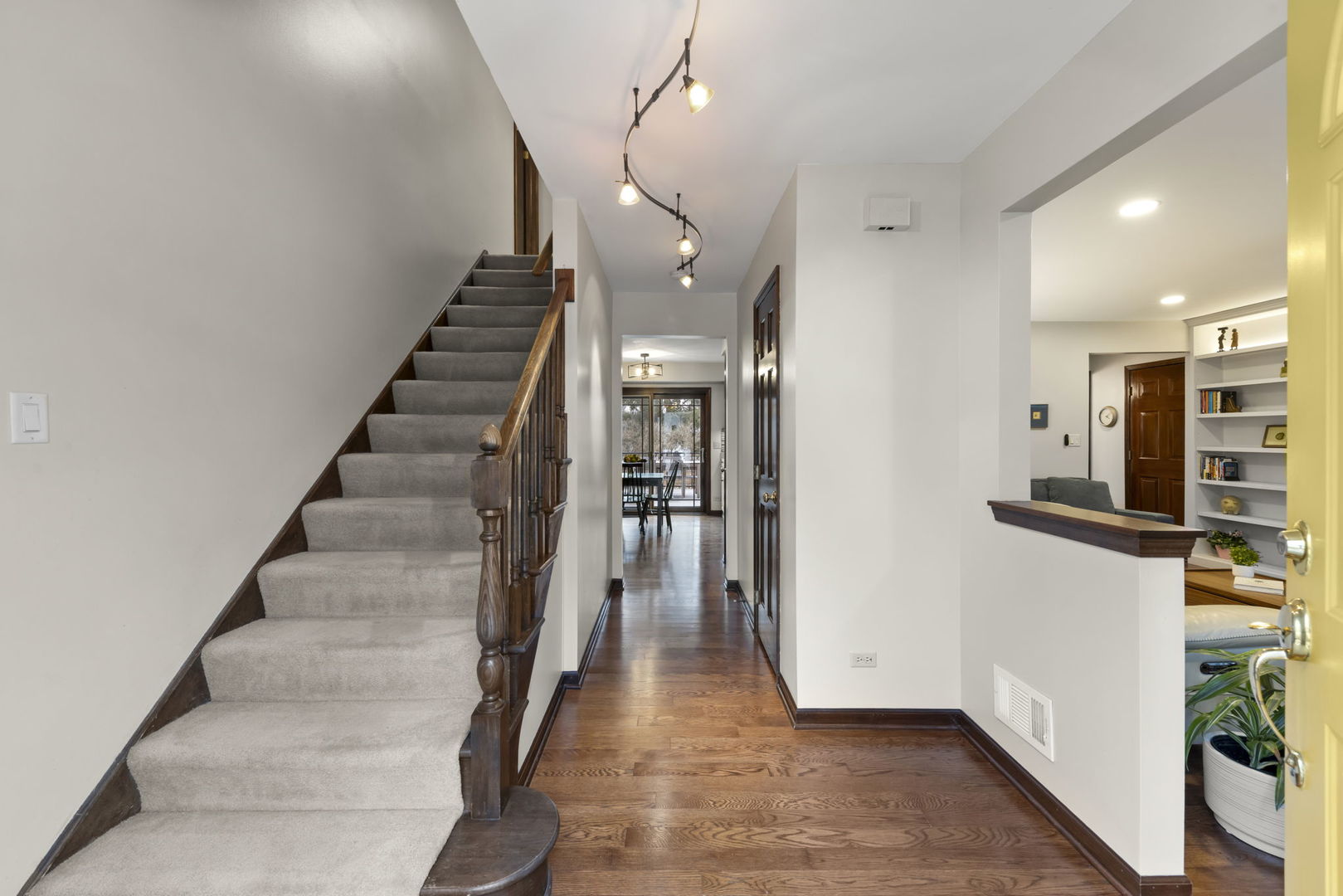 1336 Chestnut Ridge Drive, Naperville, IL 60540