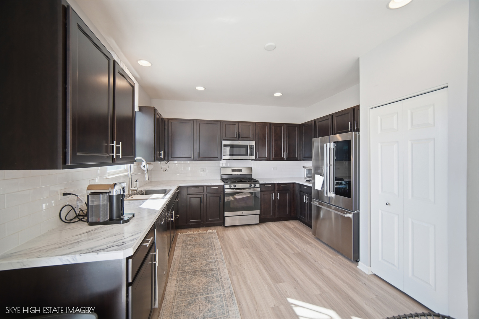 1816 Wellington Drive, Joliet, IL 60431