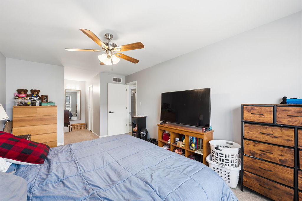 1424 Root Street, Crest Hill, IL 60403