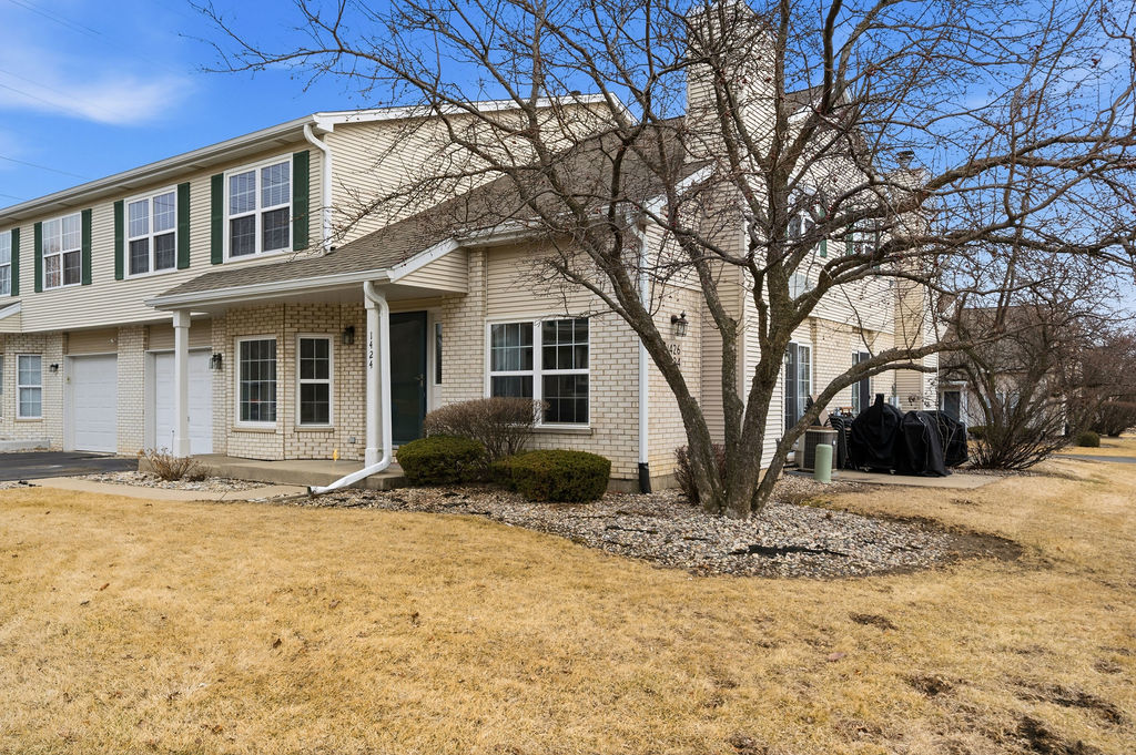 1424 Root Street, Crest Hill, IL 60403