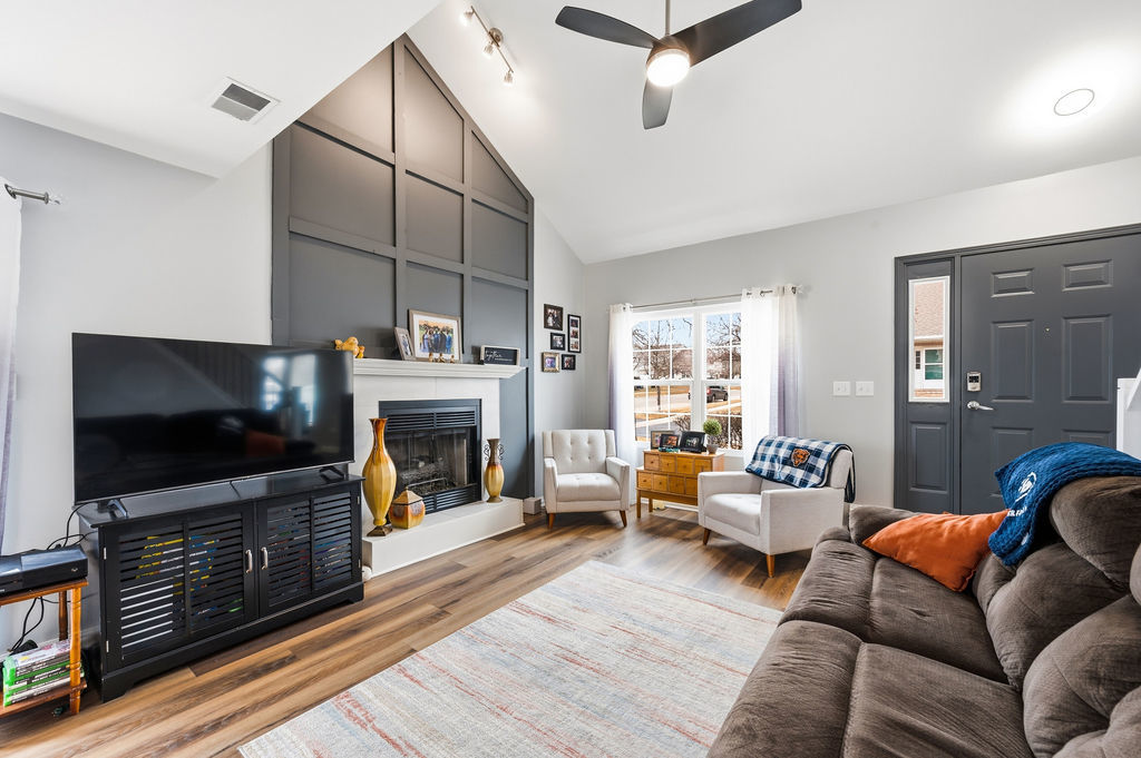 1424 Root Street, Crest Hill, IL 60403