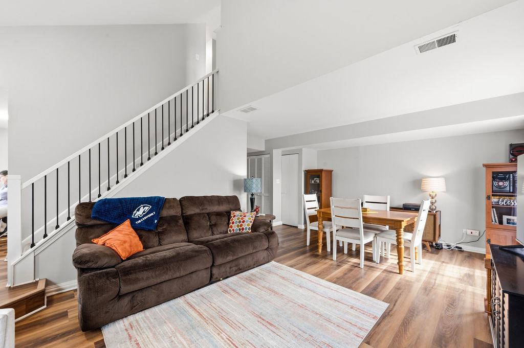 1424 Root Street, Crest Hill, IL 60403