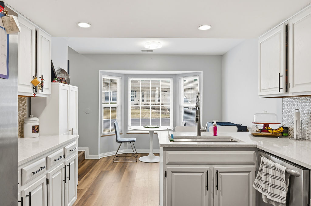 1424 Root Street, Crest Hill, IL 60403