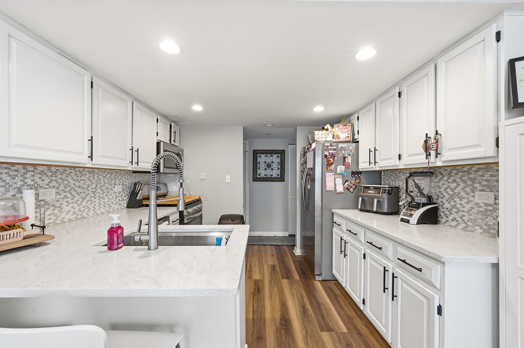 1424 Root Street, Crest Hill, IL 60403