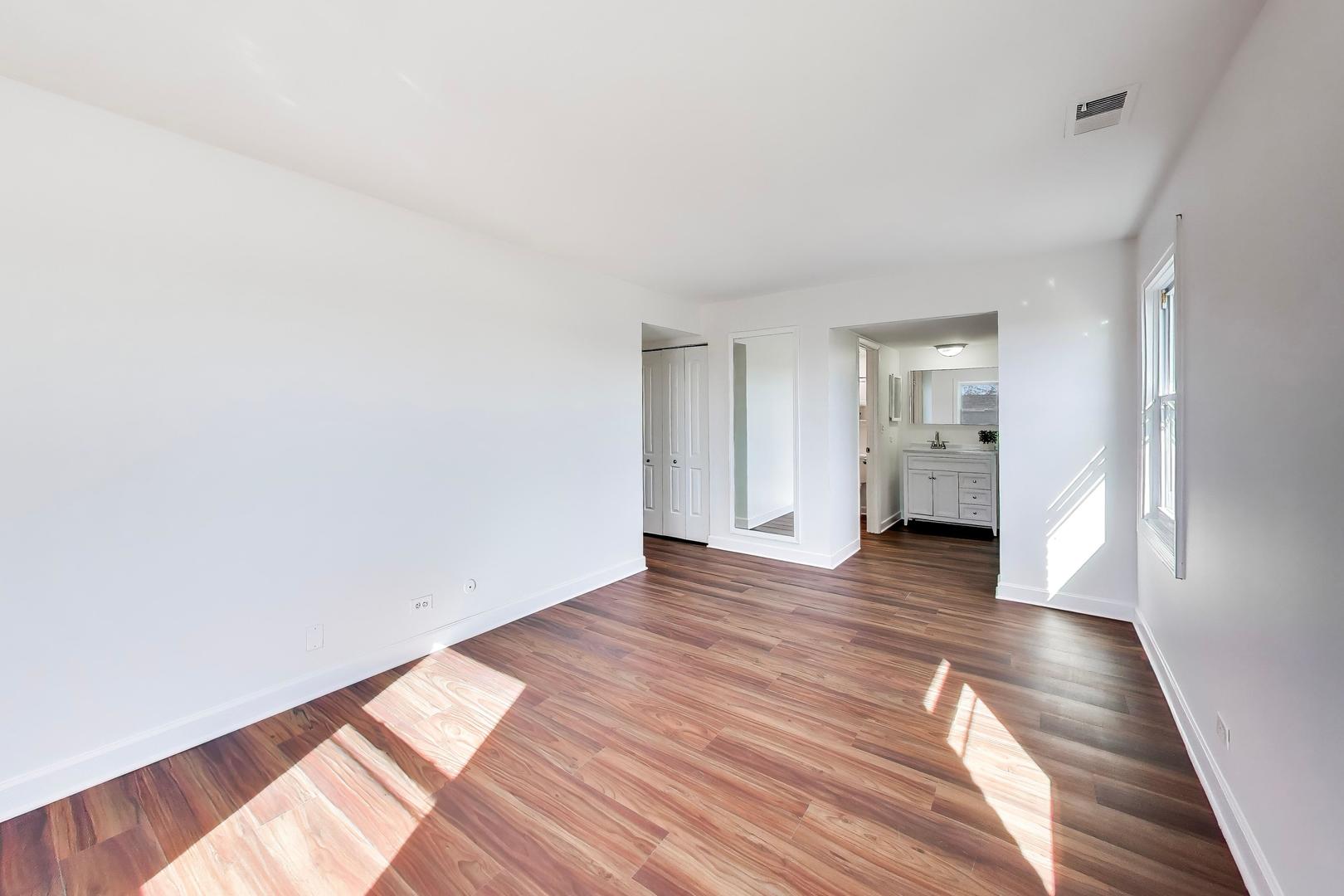 1760 Bristol Walk #F, Hoffman Estates, IL 60169