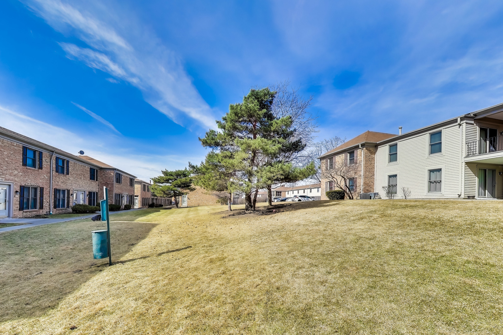 1760 Bristol Walk #F, Hoffman Estates, IL 60169