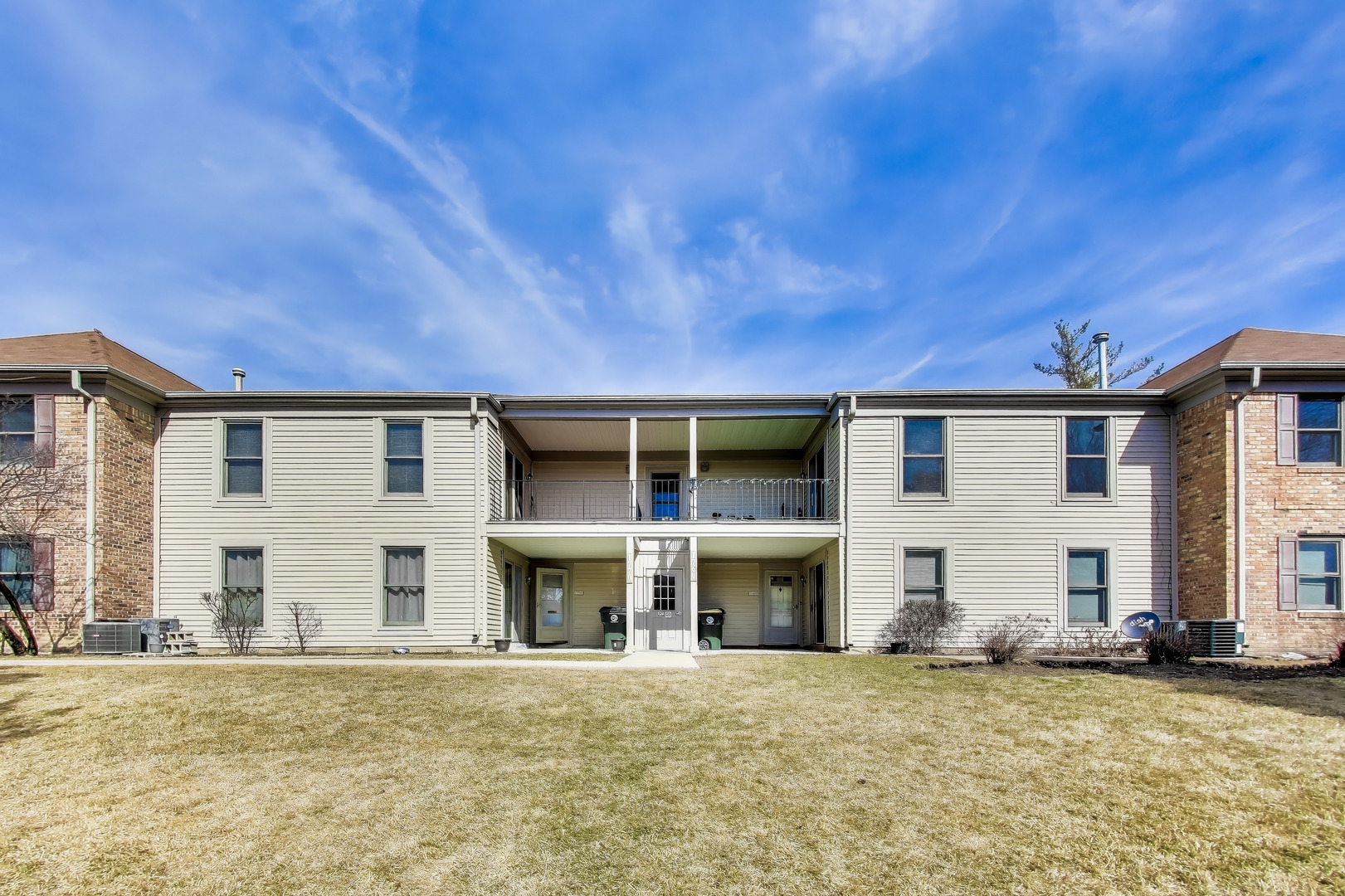 1760 Bristol Walk #F, Hoffman Estates, IL 60169