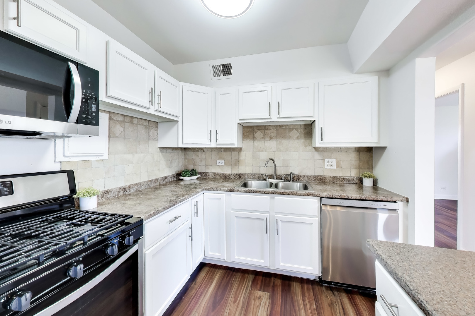 1760 Bristol Walk #F, Hoffman Estates, IL 60169