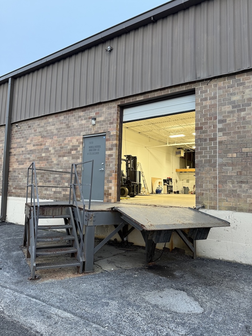 7928 Madison Street, Burr Ridge, IL 60527