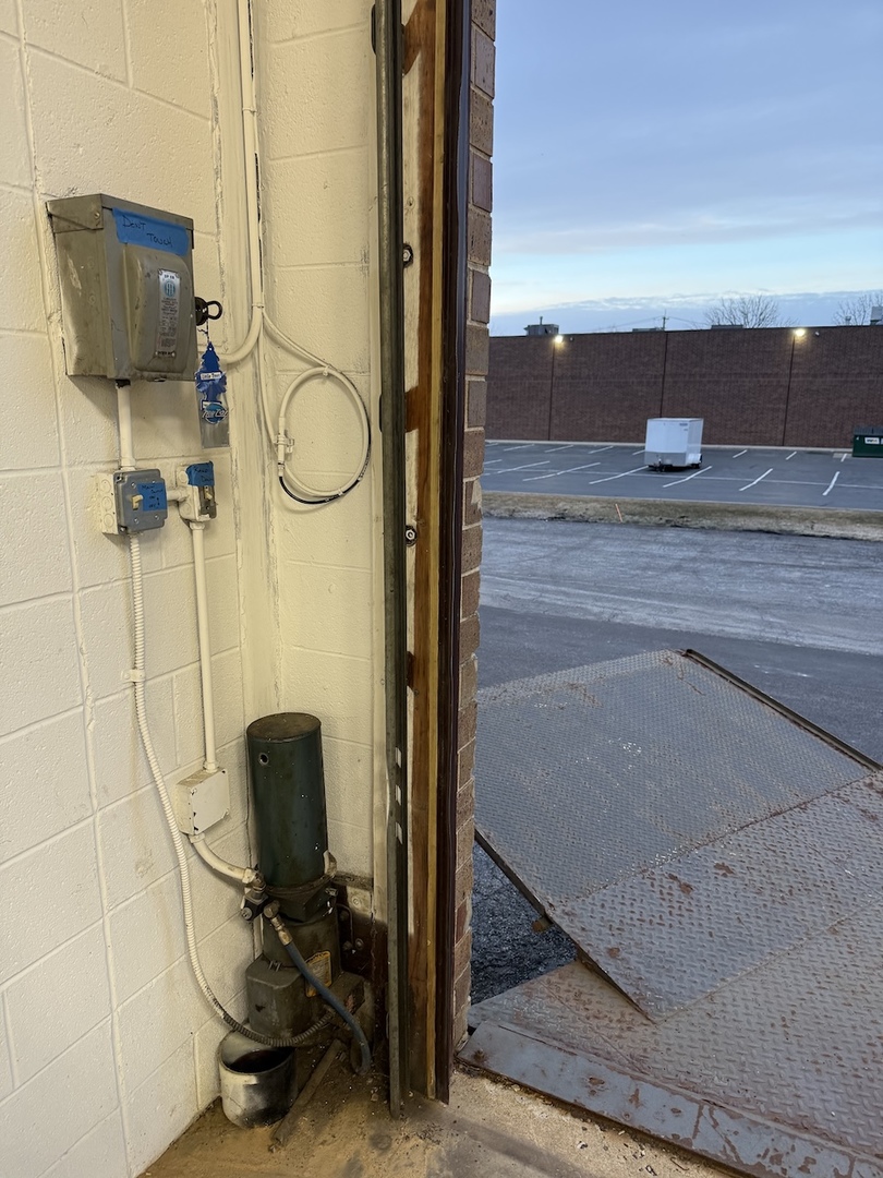 7928 Madison Street, Burr Ridge, IL 60527