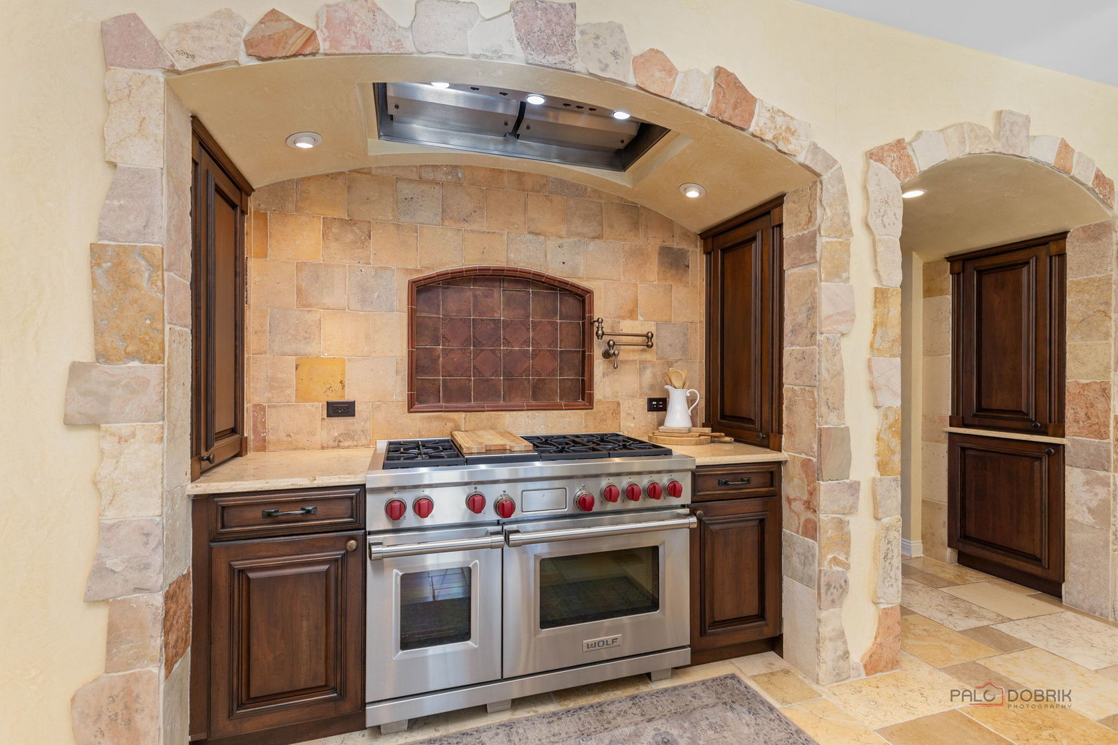 5443 Belmont Court, Libertyville, IL 60048