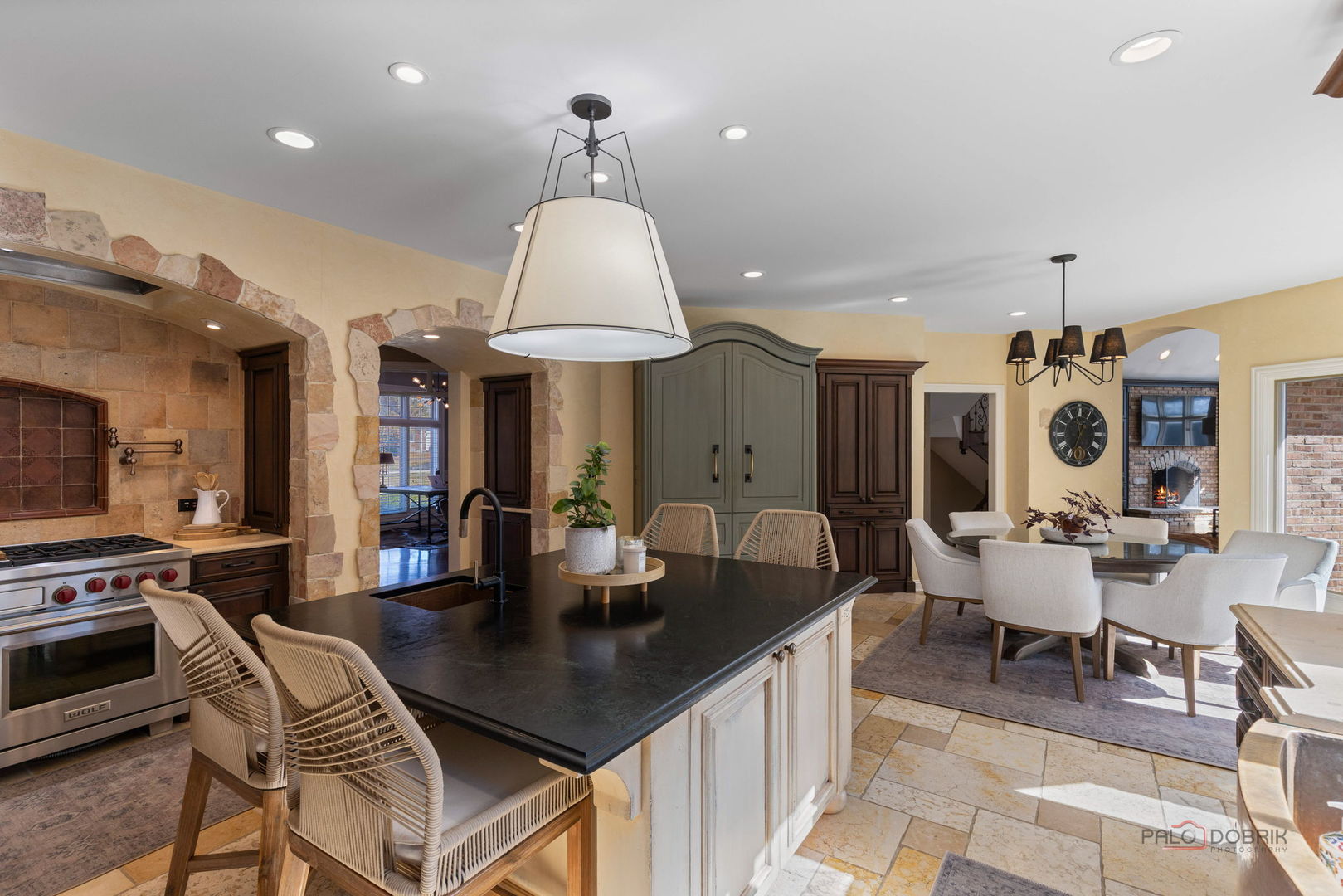 5443 Belmont Court, Libertyville, IL 60048