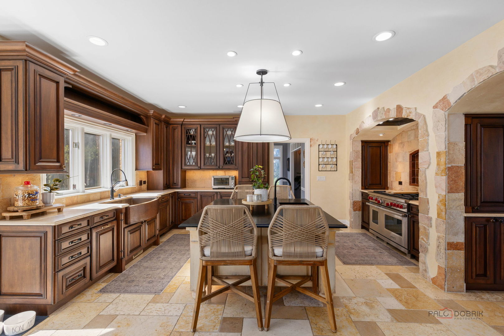 5443 Belmont Court, Libertyville, IL 60048