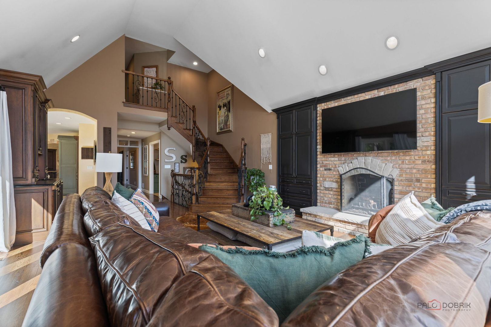 5443 Belmont Court, Libertyville, IL 60048