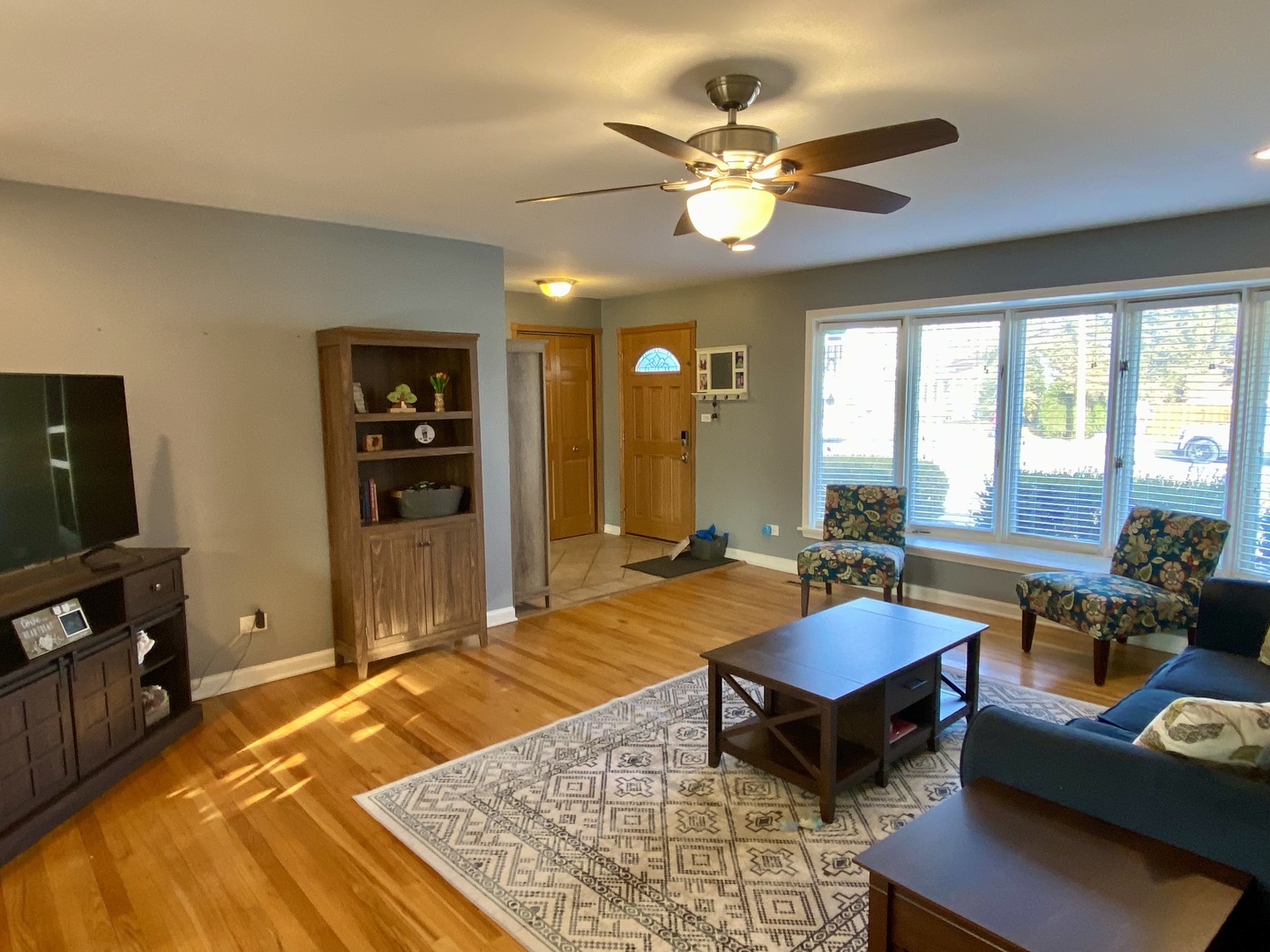 1414 N Indigo Drive, Mount Prospect, IL 60056