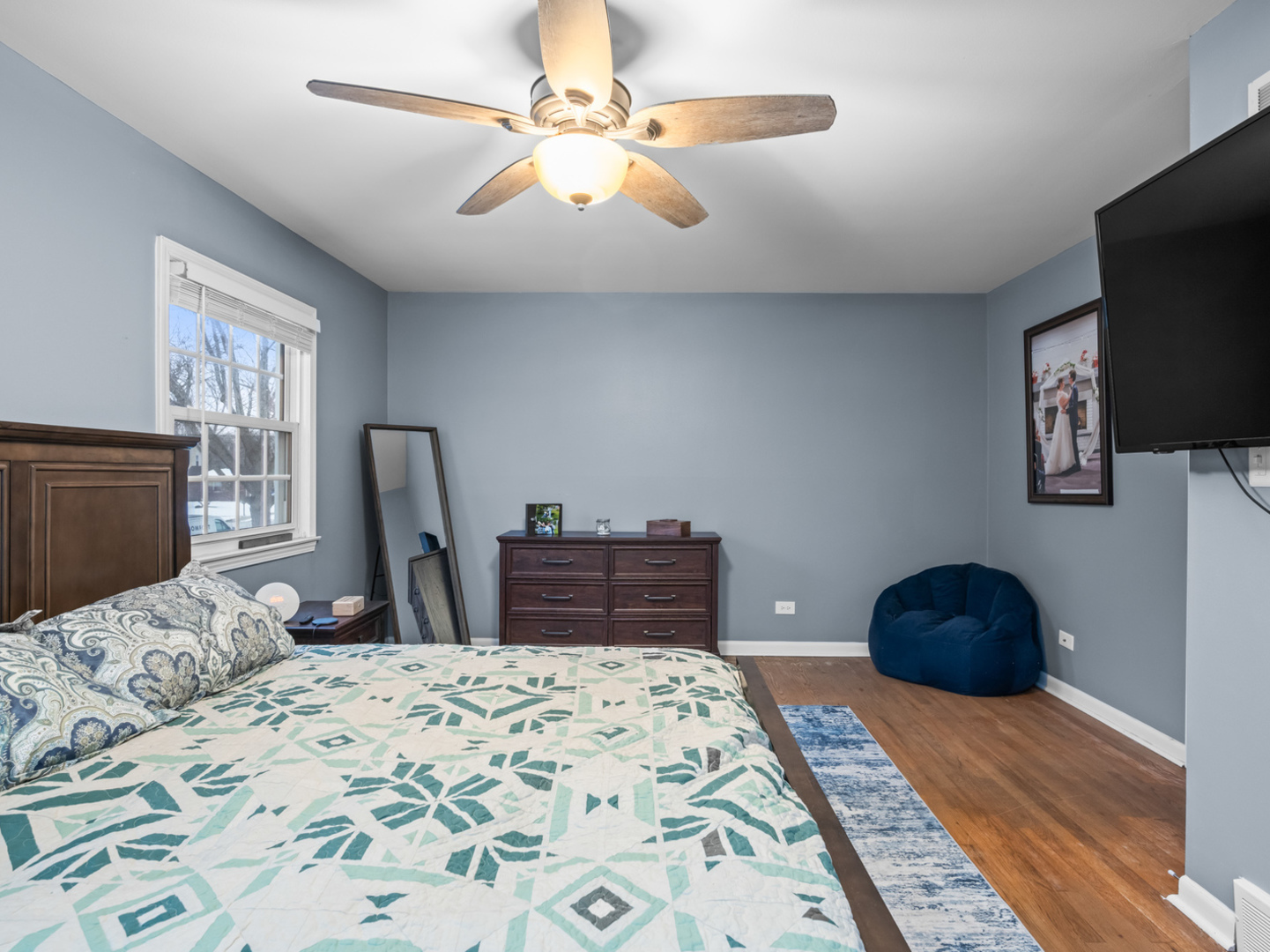 1414 N Indigo Drive, Mount Prospect, IL 60056