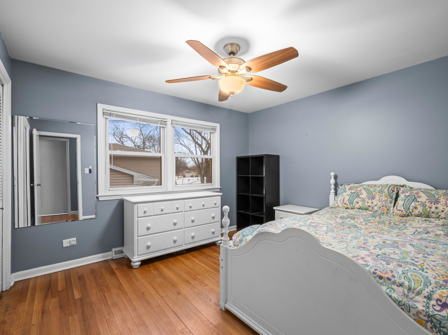 1414 N Indigo Drive, Mount Prospect, IL 60056