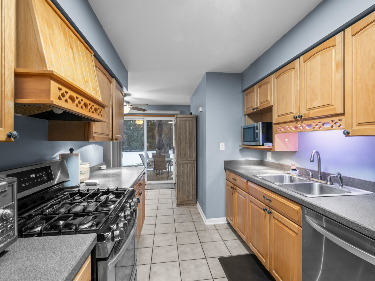 1414 N Indigo Drive, Mount Prospect, IL 60056