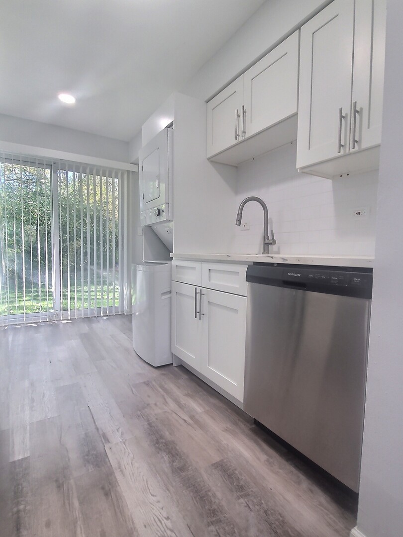 228 E Rimini Court, Palatine, IL 60067