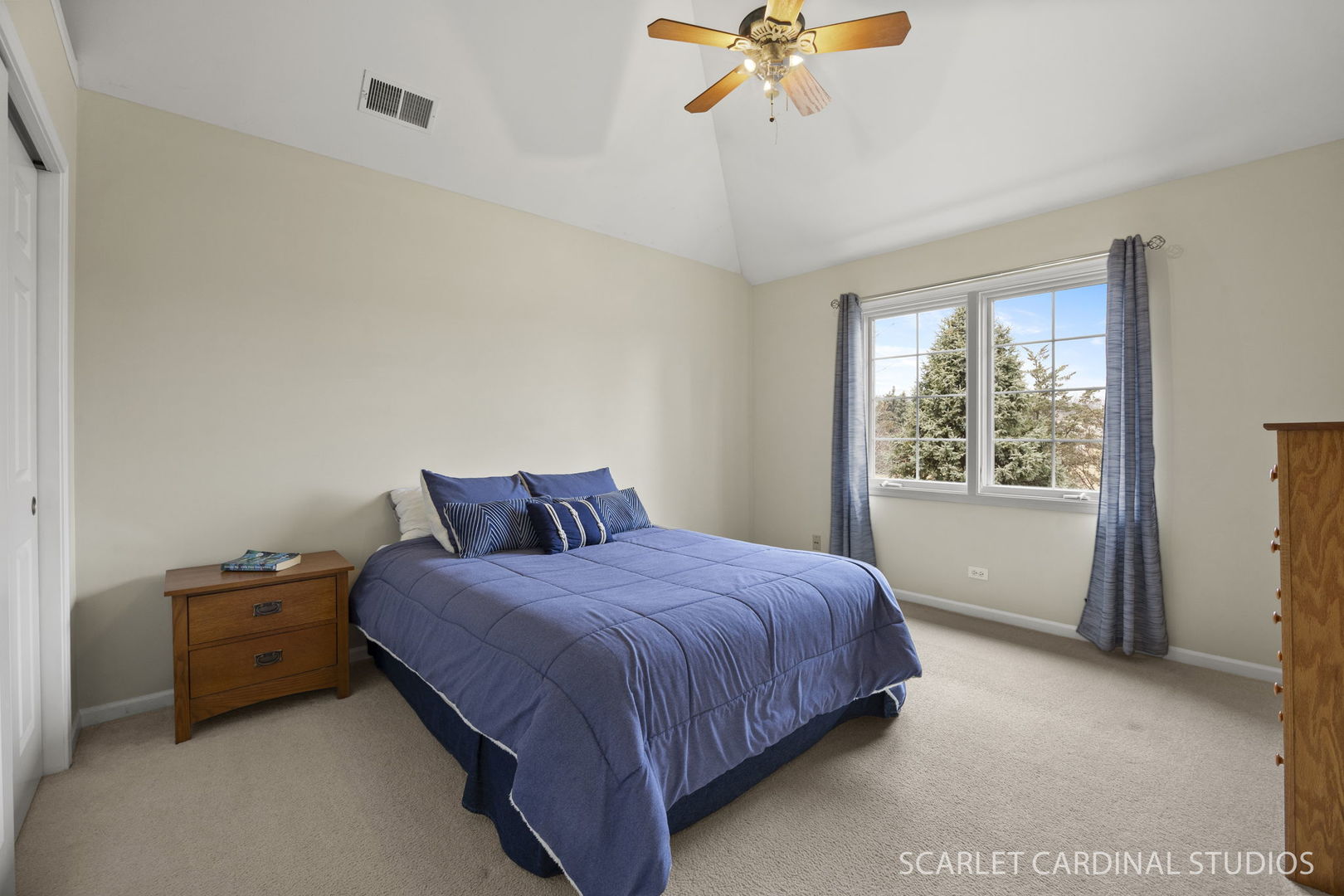 708 Stonehill Court, Sugar Grove, IL 60554