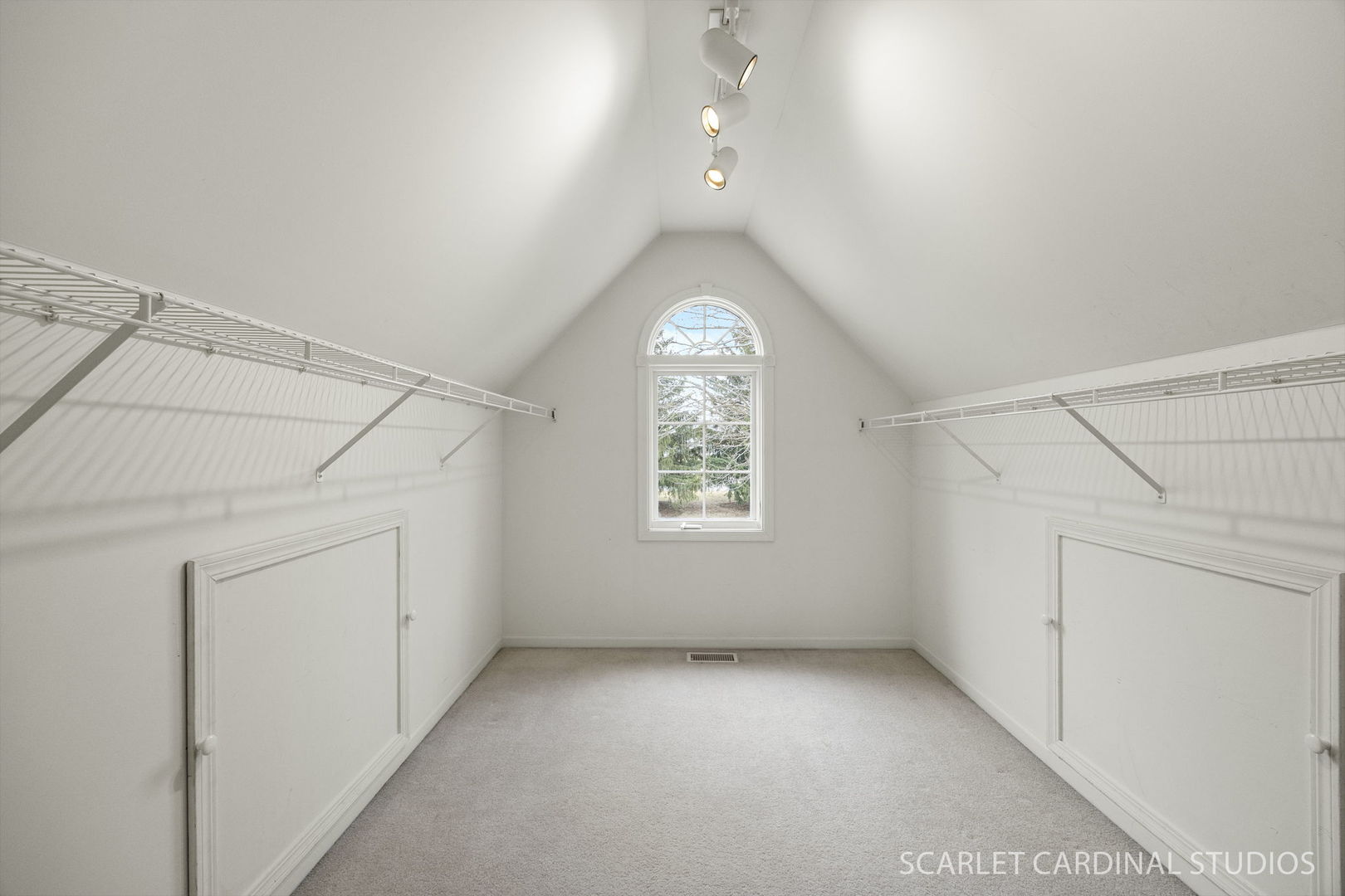 708 Stonehill Court, Sugar Grove, IL 60554