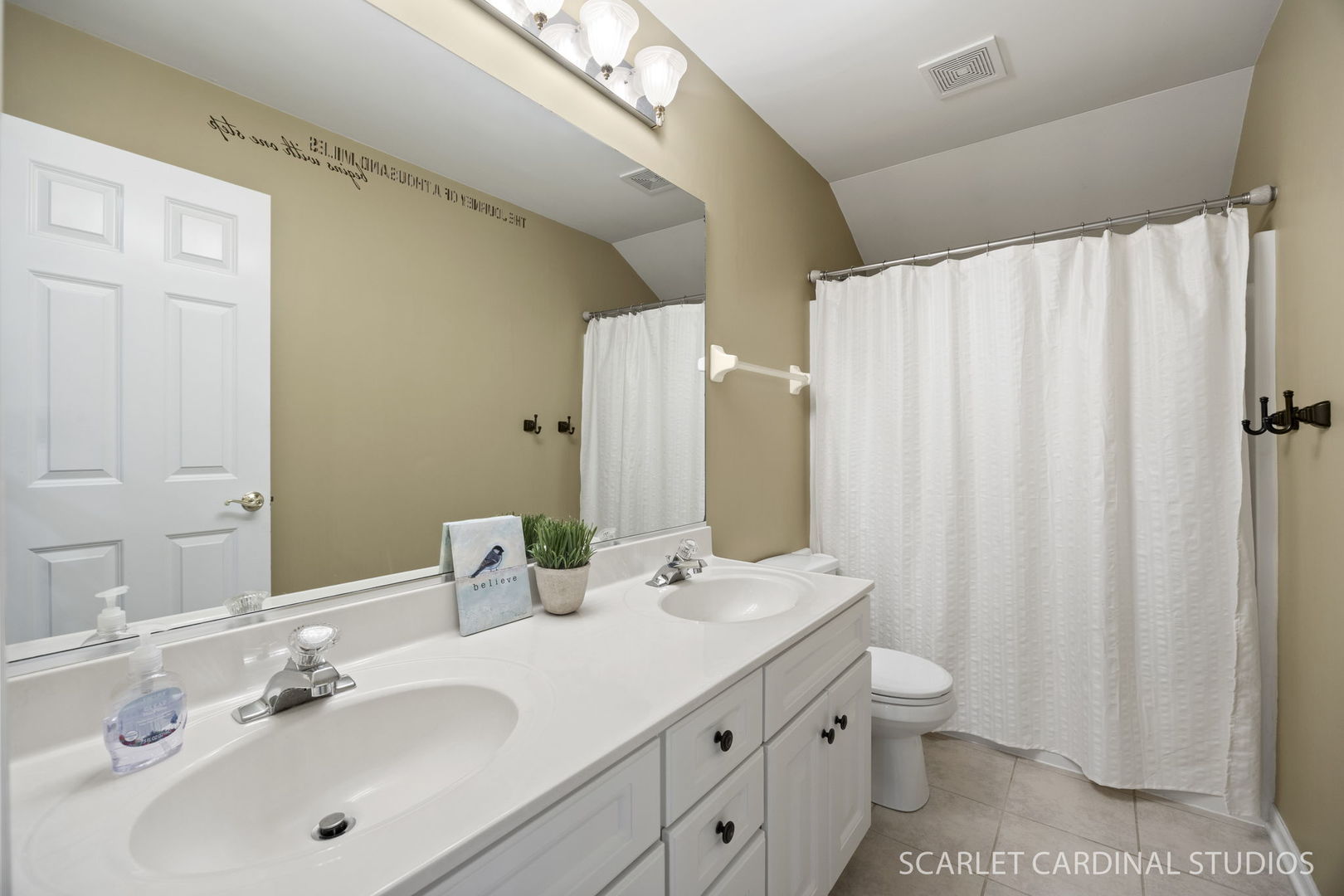 708 Stonehill Court, Sugar Grove, IL 60554