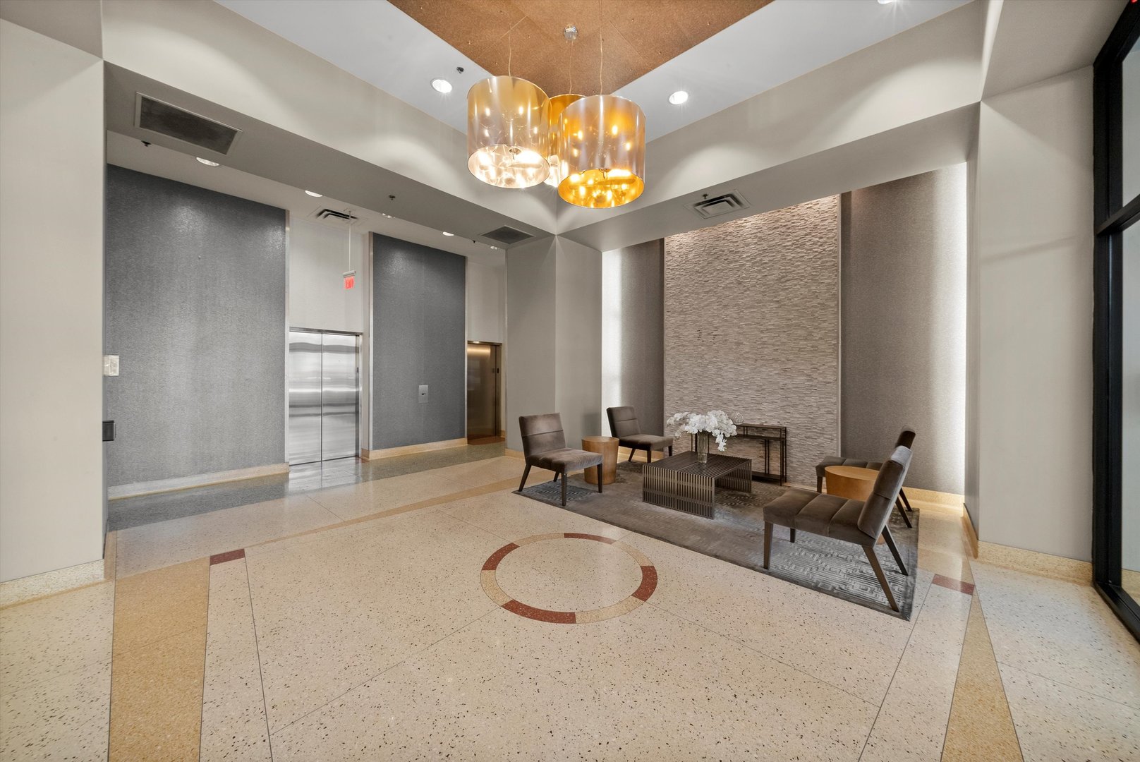 435 W Erie Street #1708, Chicago, IL 60610