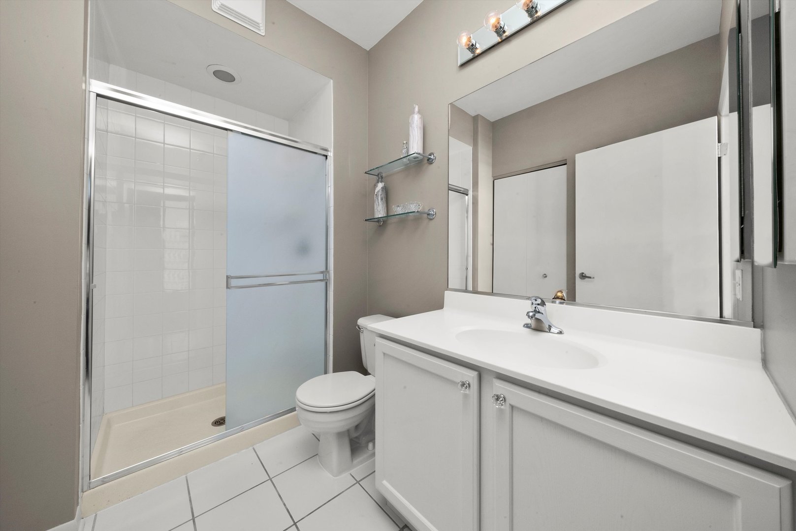 435 W Erie Street #1708, Chicago, IL 60610