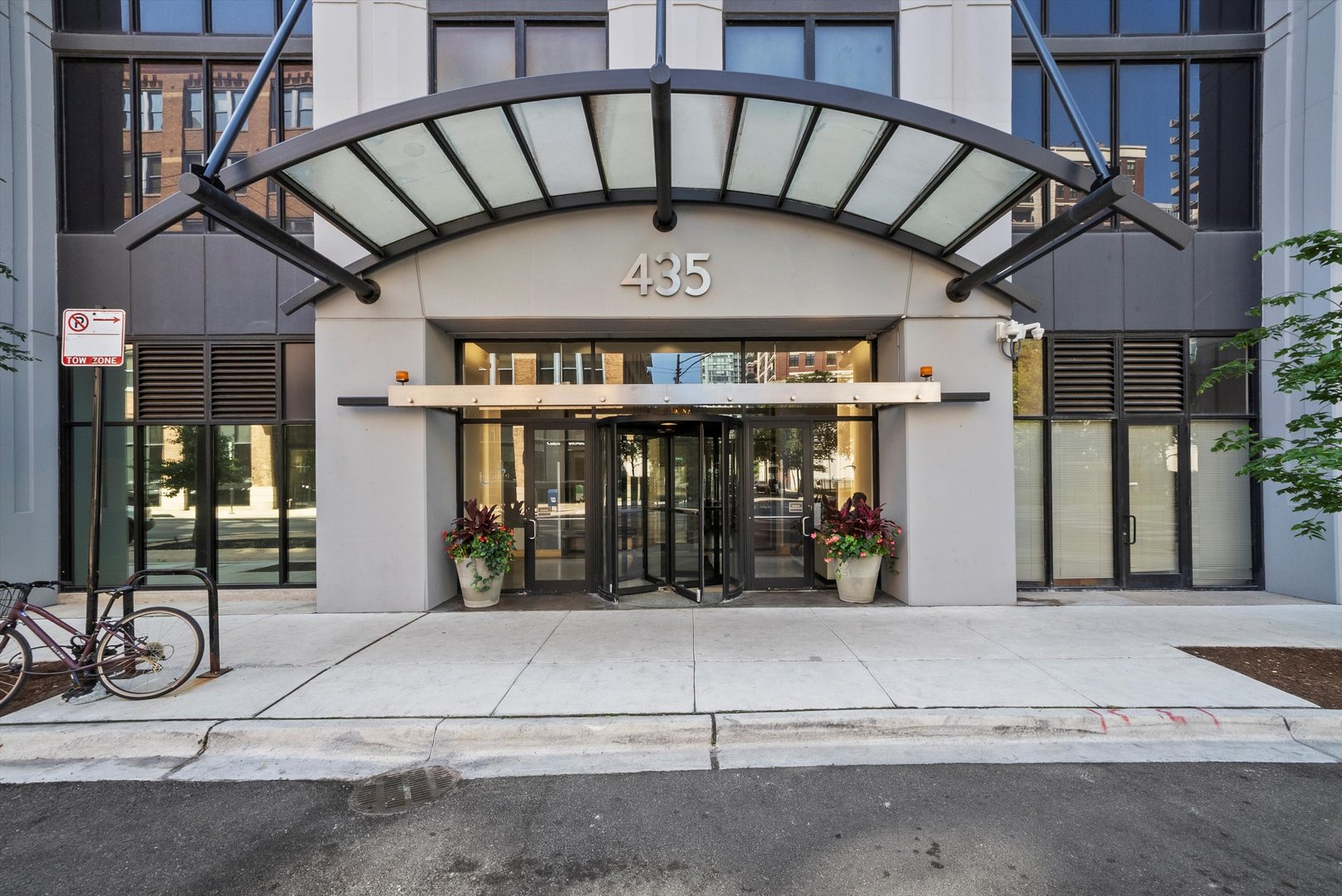 435 W Erie Street #1708, Chicago, IL 60610