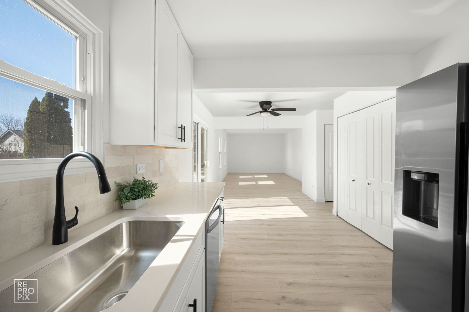 5300 Lindenwood Circle, Plainfield, IL 60586