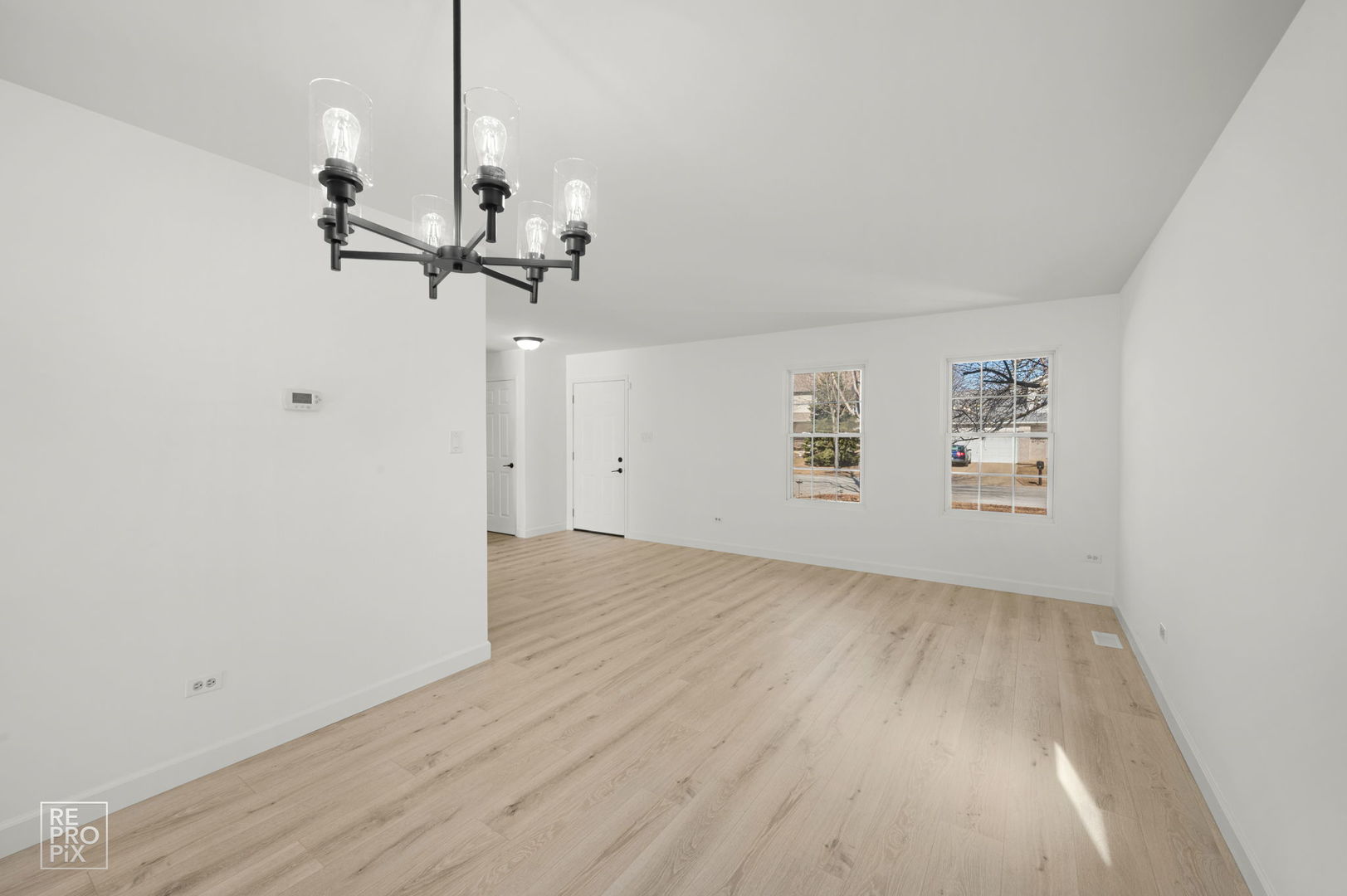 5300 Lindenwood Circle, Plainfield, IL 60586