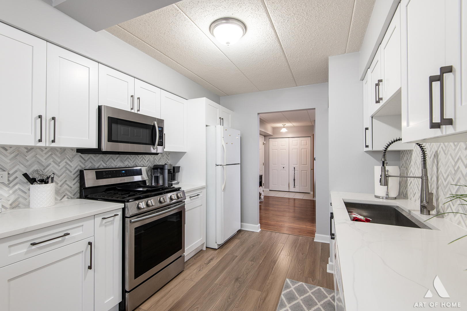 11110 E Cove Circle #2A, Palos Hills, IL 60465