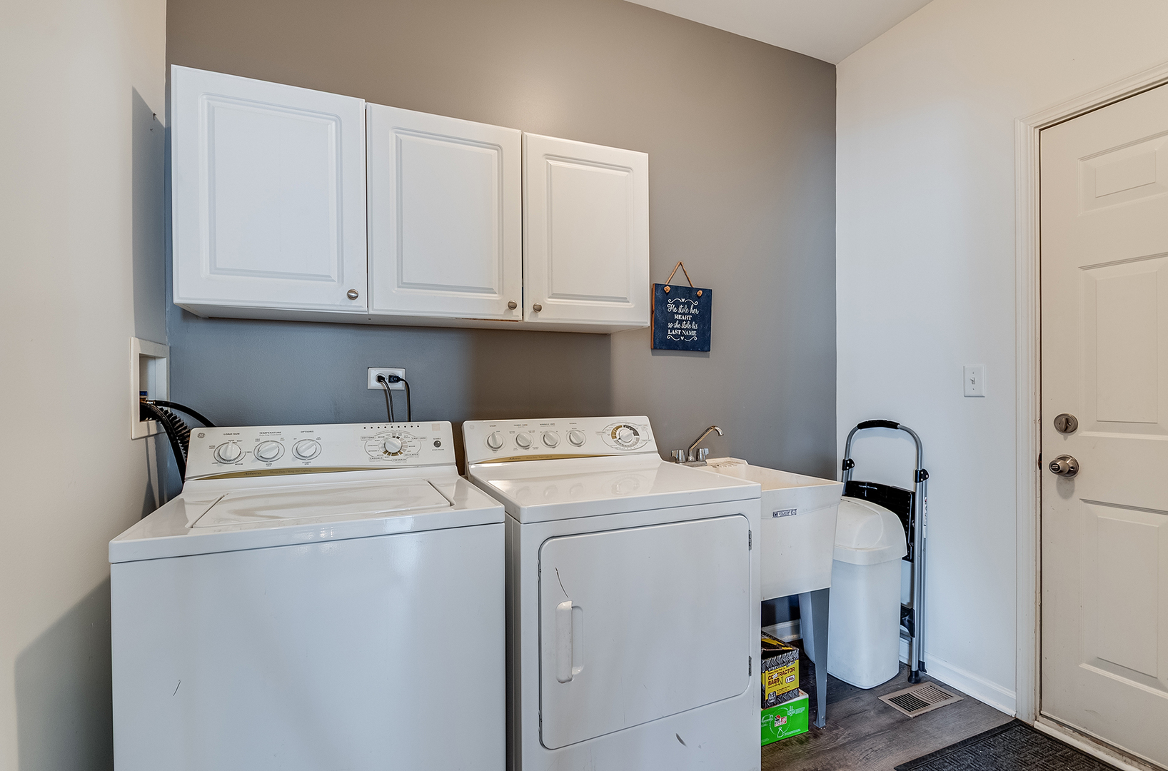 2185 Fescue Drive, Aurora, IL 60504